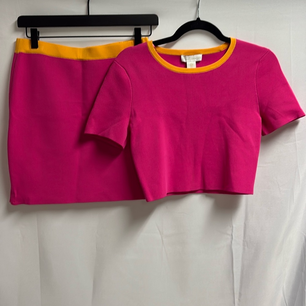 House Of Harlow 1960 Matching Set Tee and Skirt Pink Combo Size Small NWT